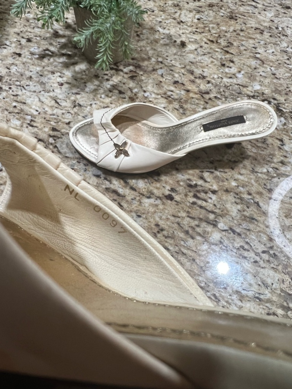 Louis Vuitton Cream Leather Slip-On Kitten Heel Mules with Gold Flower 36.5 - Picture 9 of 12